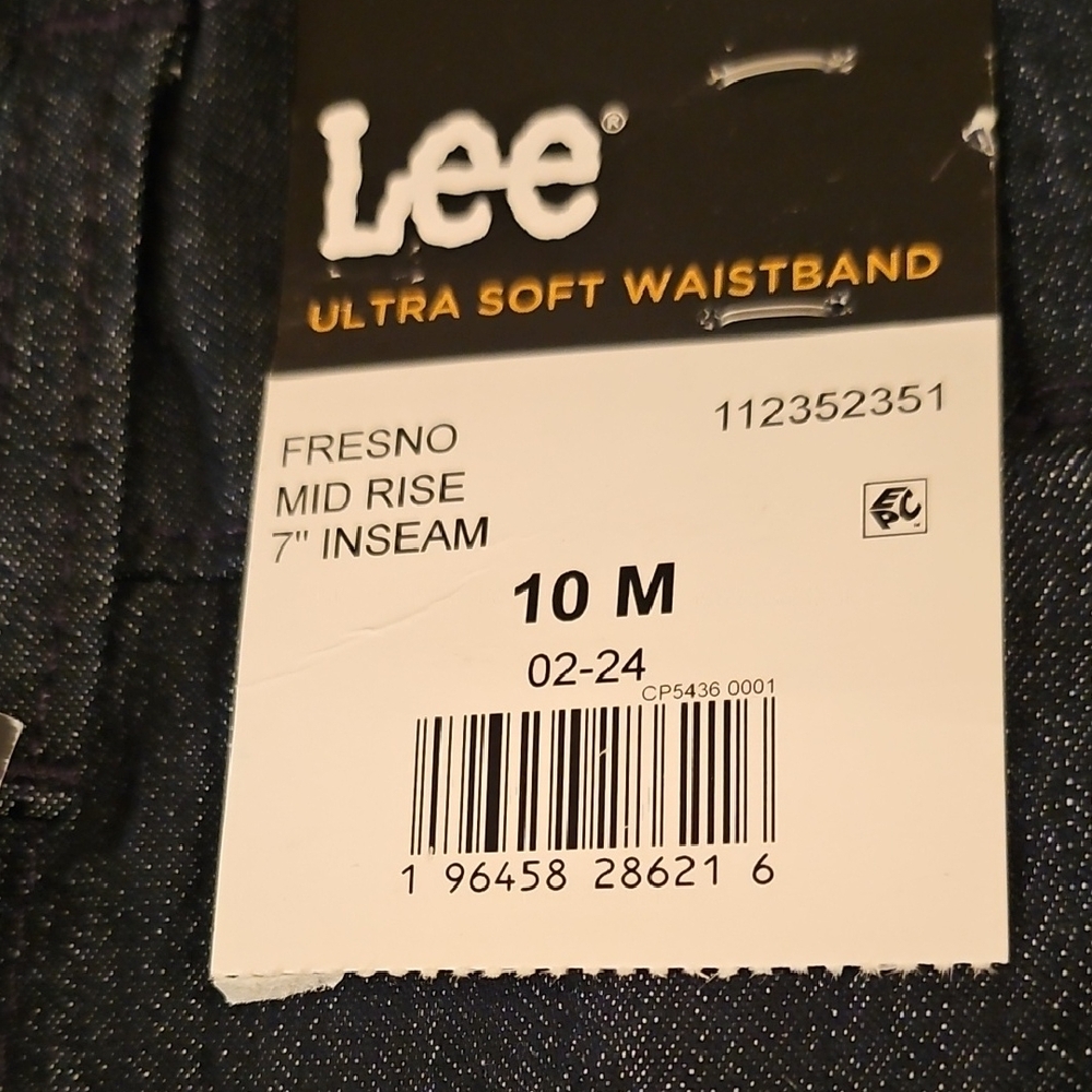 Lee - Fresno Style -Mid Rise Shorts - Size  10 M - Picture 8 of 11